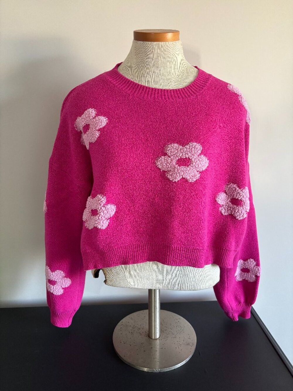Dreamers by Debut 3D Floral Chunky Knit Crop Sweater